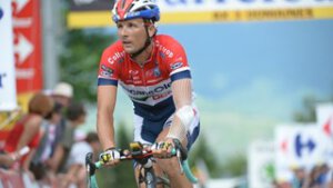Johnny Hoogerland se po sedmi letech vrací do závodů UCI. Z kopců Rakouska do písku Spojených arabských emirátů