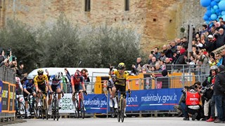 Dnes je na programu královská etapa Tirreno - Adriatico. Zopakuje Primož Roglič včerejší výkon?