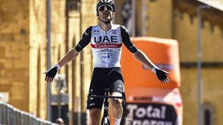Úvodní etapu Giro di Sicilia vyhrál po zcela neočekáváném tahu jezdců UAE Emirates Novozélanďan Fisher-Black