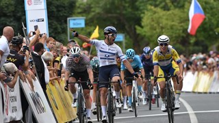 Einhorn vítězstvím otevřel letošní ročník Czech Tour. Izraelský mistr byl nejrychlejší ve spurtu pelotonu