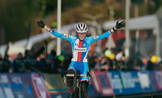 Cyklokrosový víkend ovládl Van der Poel