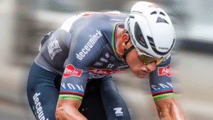 Mathieu van der Poel odstoupil z Tour de France 2025 kvůli zápalu plic