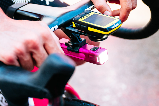 KNOG x EF Blinder 900: Limitovaná edice cyklistického světla se speciální slevou pro naše čtenáře