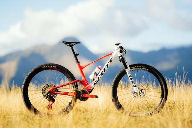 Nino Schurter se v Lenzerheide loučí na speciálním Scott Spark RC X N1NO