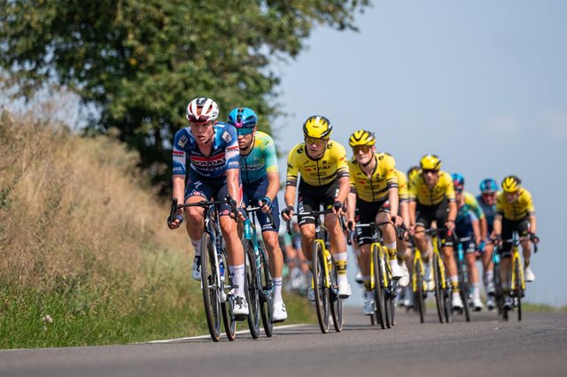 Užší řídítka a novinky v bodování: UCI představila zásadní změny pravidel