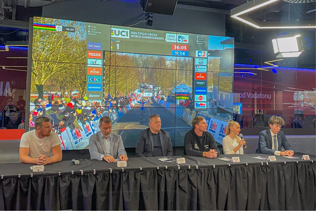 Český cyklokros má před sebou novou sezonu. O víkendu ji zahájí závod v Uničově